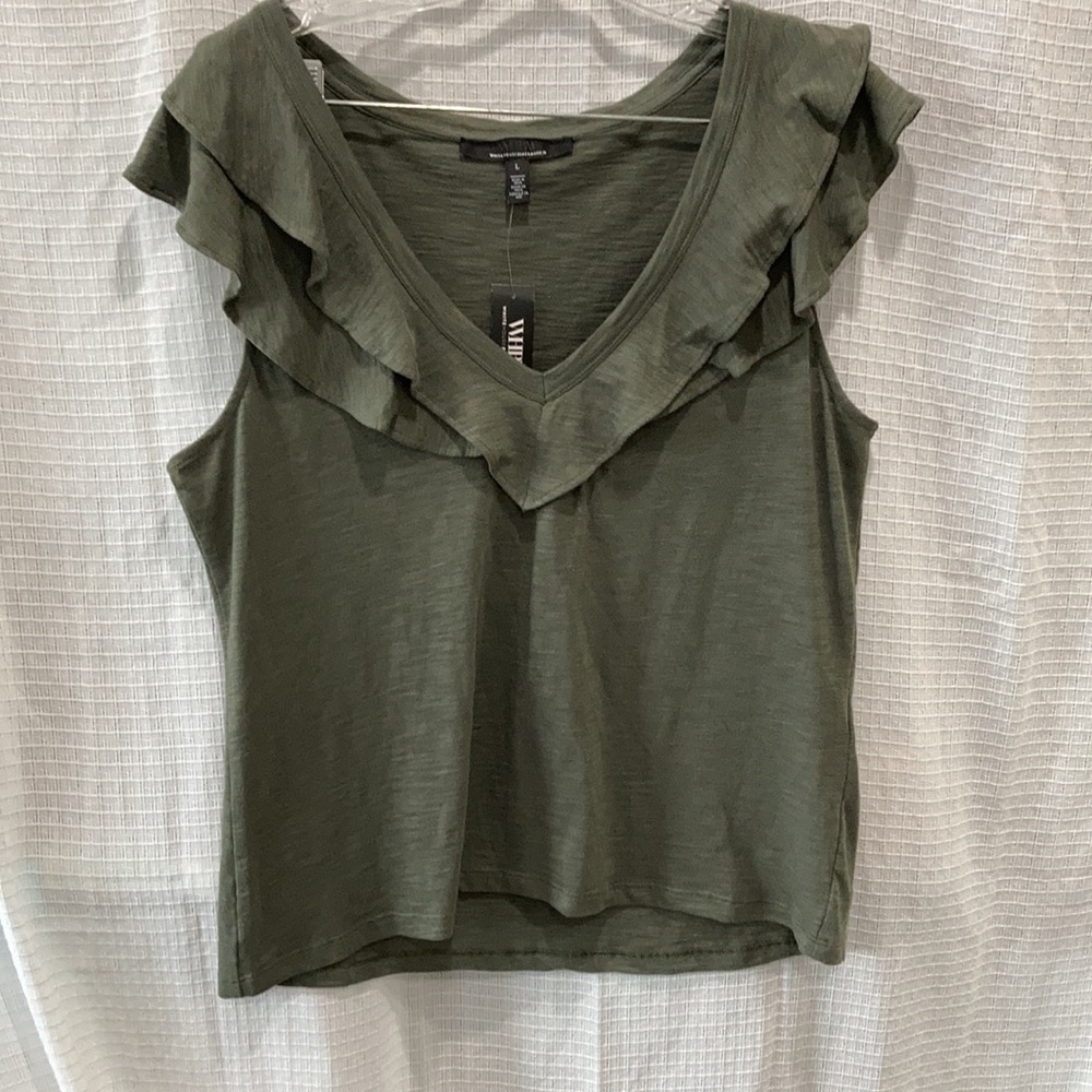 NWT White House Black Market Ruffle Tee Size Large In Forever Olive